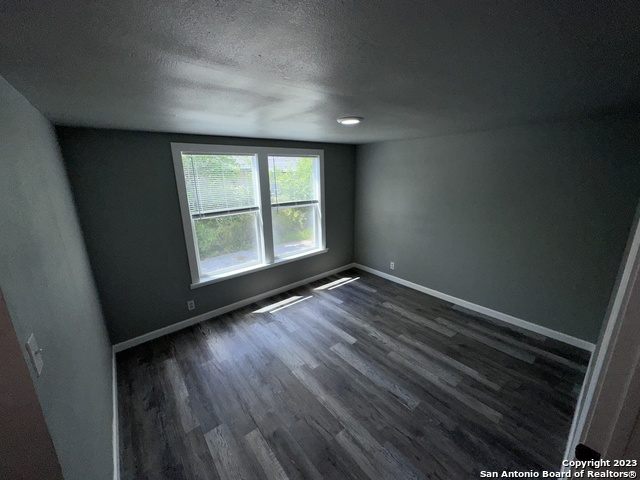 Image 6 of 10 For 1615 Amanda  