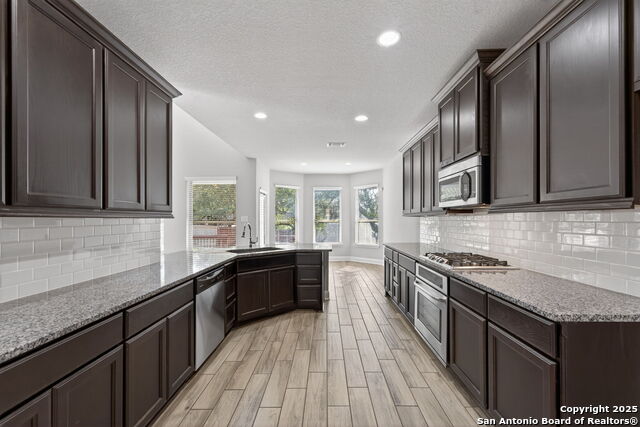 Image 11 of 39 For 8326 Hydrangea