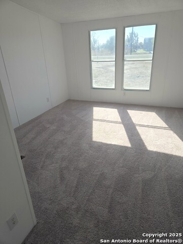 Image 15 of 19 For 4124 Farmview