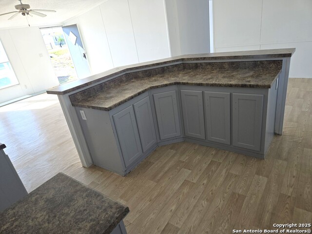 Image 6 of 19 For 4124 Farmview