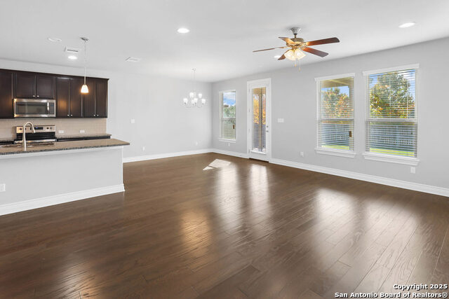 Listing photo id 9 for 219 Lucchese