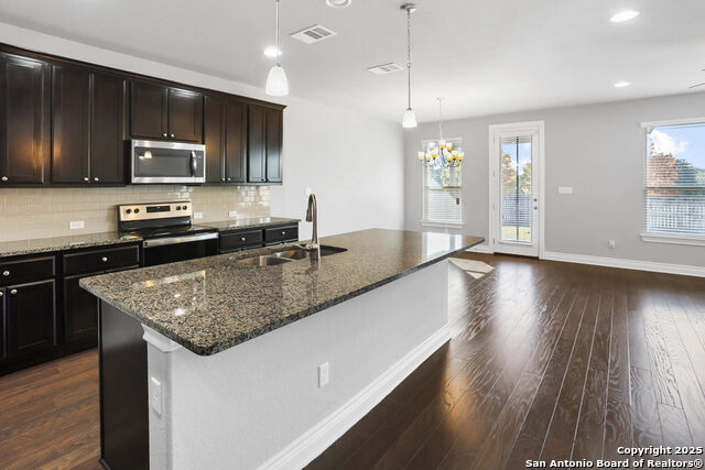 Listing photo id 10 for 219 Lucchese