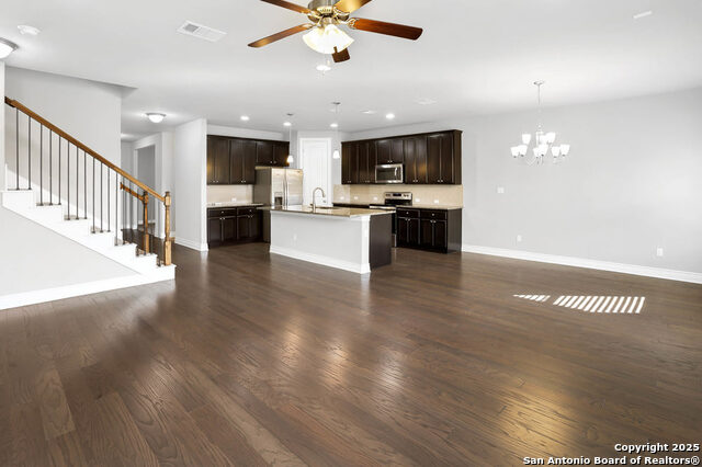 Listing photo id 11 for 219 Lucchese