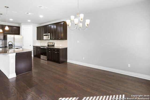 Listing photo id 12 for 219 Lucchese