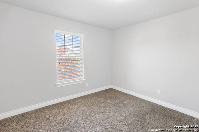 Listing photo id 20 for 219 Lucchese