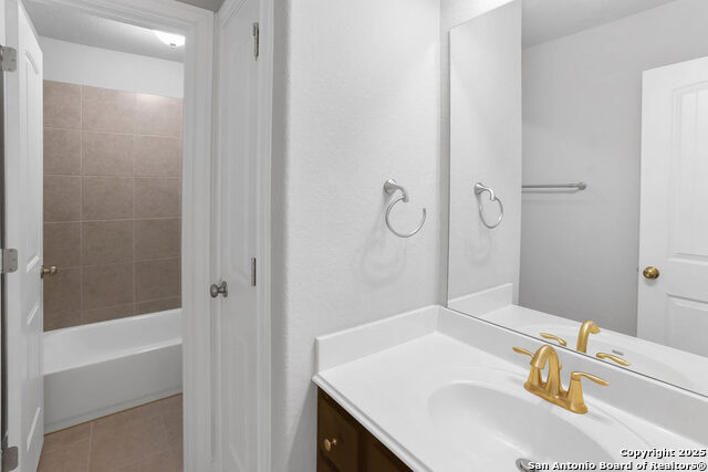 Listing photo id 24 for 219 Lucchese