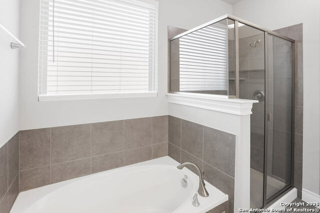 Listing photo id 28 for 219 Lucchese