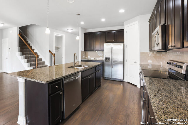 Listing photo id 3 for 219 Lucchese