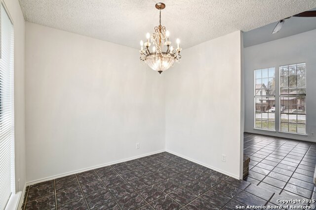 Image 12 of 37 For 6222 Candleview