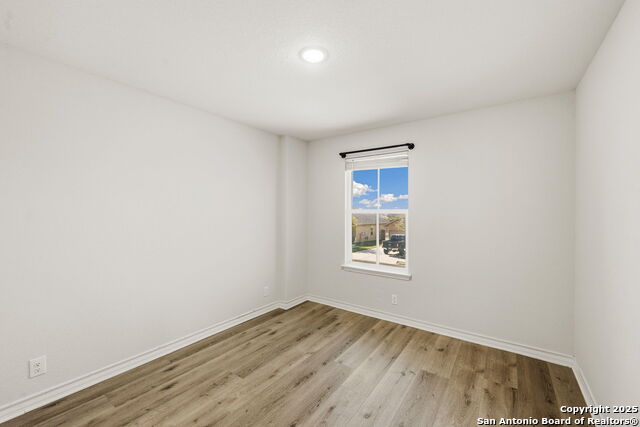 Image 13 of 33 For 328 Swift Move