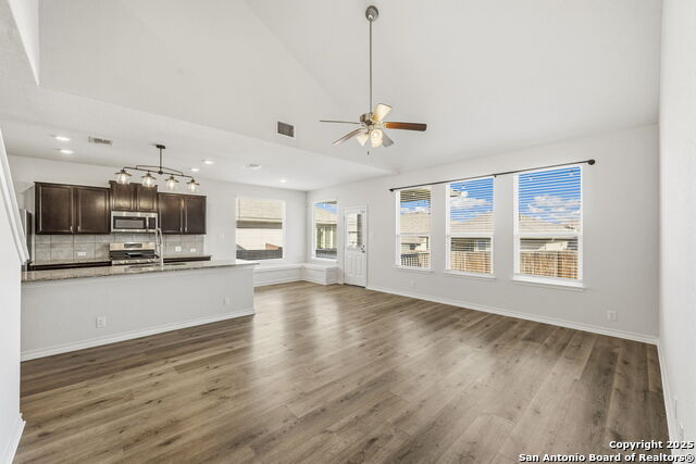 Image 5 of 33 For 328 Swift Move