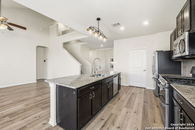 Image 9 of 33 For 328 Swift Move