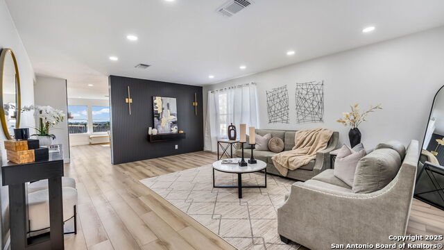 Image 3 of 21 For 606 San Augustine