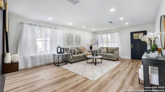 Image 4 of 21 For 606 San Augustine