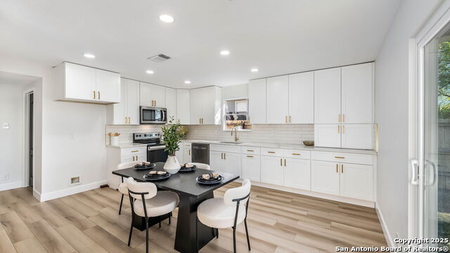 Image 7 of 21 For 606 San Augustine