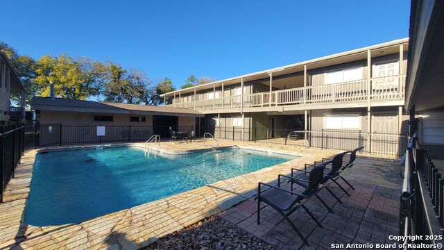 Image 17 of 33 For 516 Gentleman 8