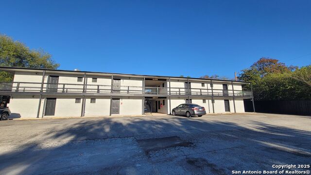 Image 25 of 33 For 516 Gentleman 8