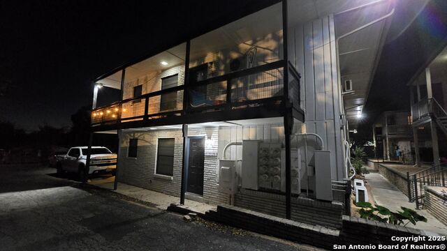 Image 31 of 33 For 516 Gentleman 8