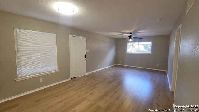 Image 4 of 33 For 516 Gentleman 8