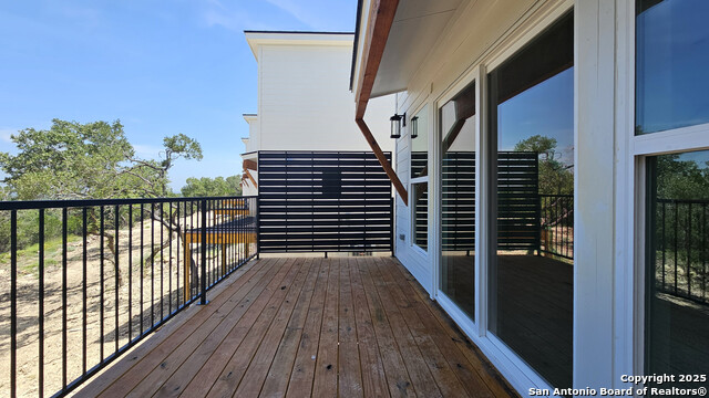 Image 16 of 27 For 2004 Cedar Hill 5