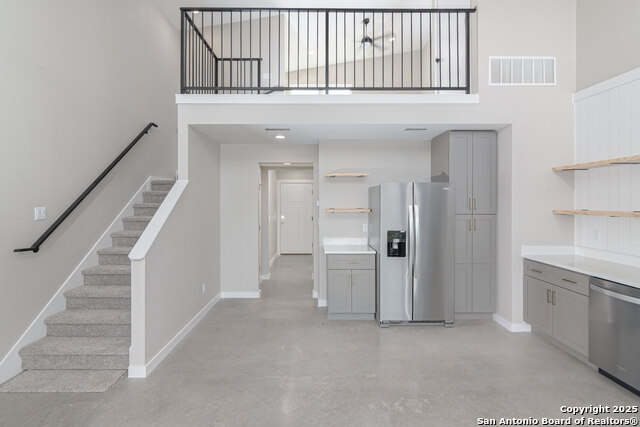 Image 7 of 27 For 2004 Cedar Hill 5