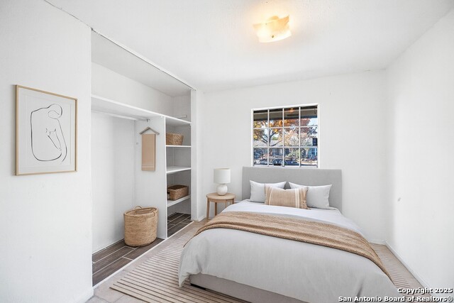 Image 10 of 15 For 4850 Castle Stream Drive