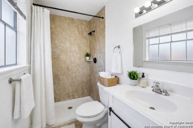 Image 12 of 15 For 4850 Castle Stream Drive