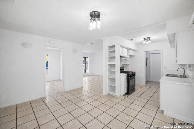 Image 6 of 15 For 4850 Castle Stream Drive