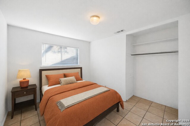 Image 7 of 15 For 4850 Castle Stream Drive