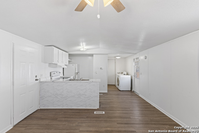 Image 5 of 14 For 4300 Diversey