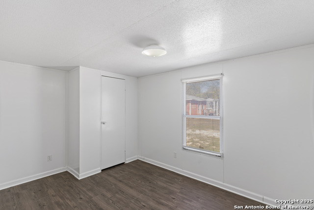 Image 6 of 14 For 4300 Diversey