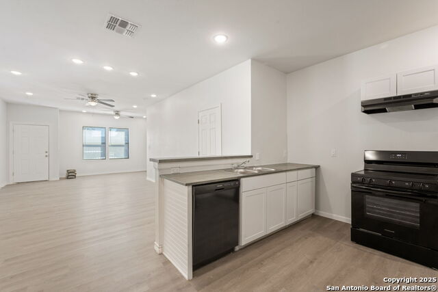 Image 7 of 18 For 8719 Wurzbach 302