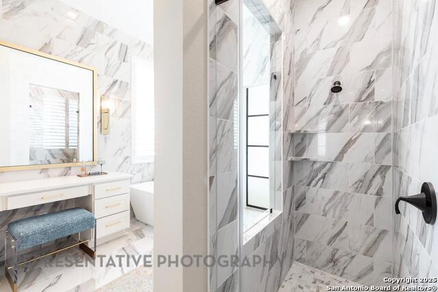 Image 22 of 47 For 117 Barton Creek