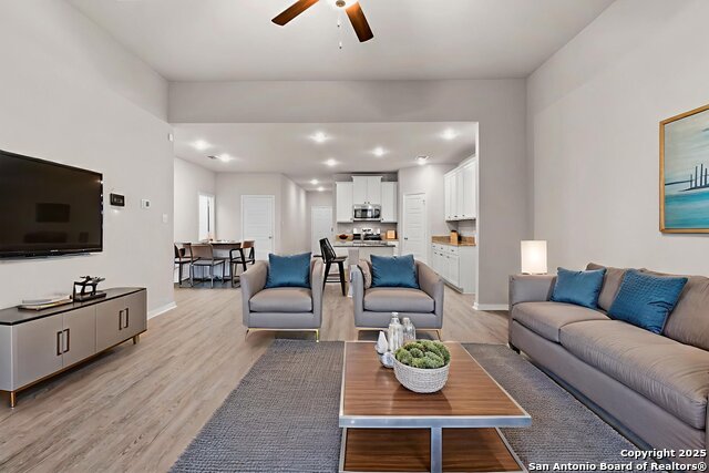 Image 4 of 27 For 6814 Shiraz Way