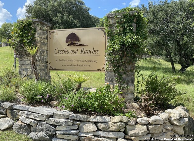 Image 2 of 4 For 9005 Creekwood