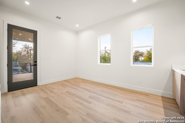 Image 33 of 50 For 257 Baylor