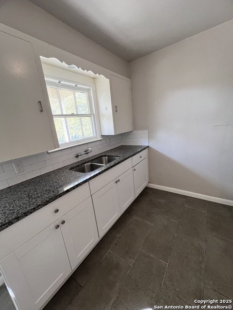 Image 4 of 11 For 734 Donaldson Ave B