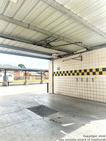 Image 12 of 15 For 2550 Goliad  