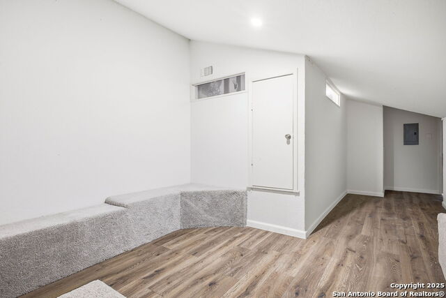 Image 21 of 54 For 6302 Cypress