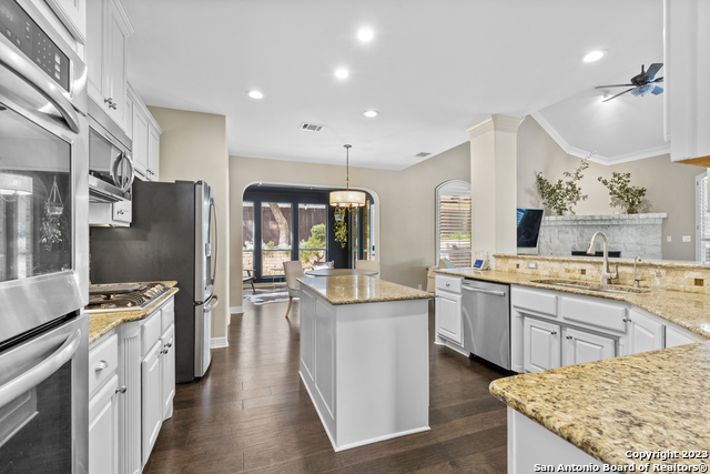 Image 16 of 47 For 411 Cadence Hill