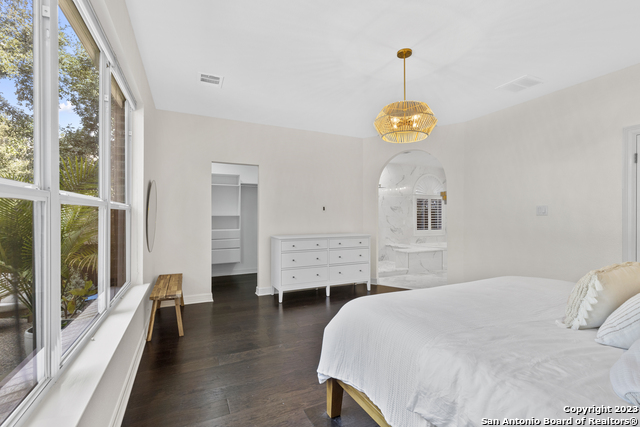 Image 20 of 47 For 411 Cadence Hill