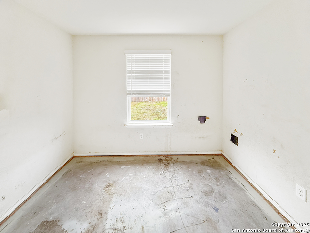 Image 20 of 23 For 110 Texas Lantana