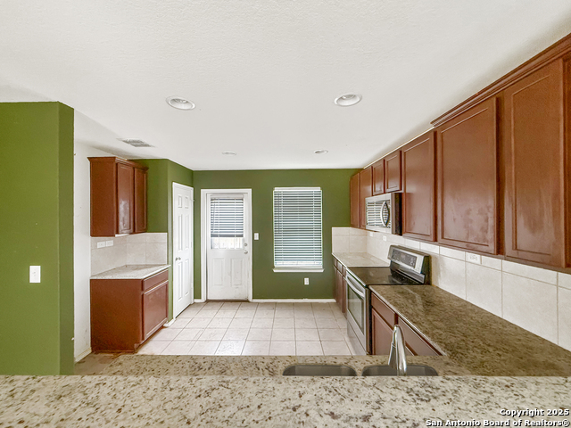 Image 6 of 23 For 110 Texas Lantana