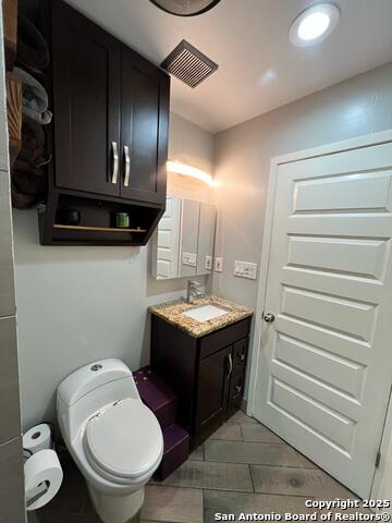 Listing photo id 13 for 4006 Dunmore