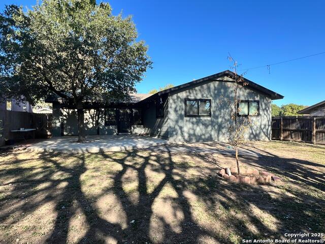 Listing photo id 19 for 4006 Dunmore