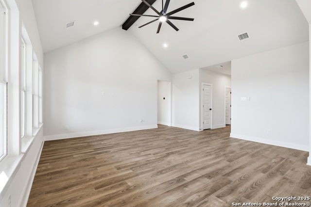 Listing photo id 8 for 1266 Highpoint Ln