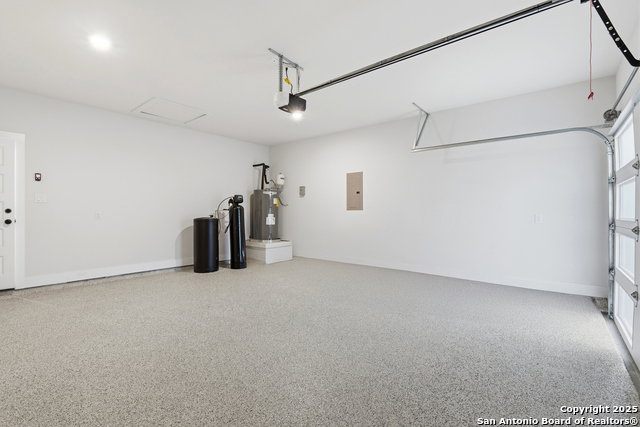 Listing photo id 9 for 1266 Highpoint Ln