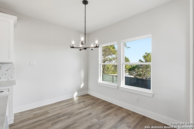 Listing photo id 10 for 1266 Highpoint Ln