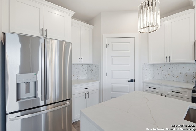 Listing photo id 11 for 1266 Highpoint Ln