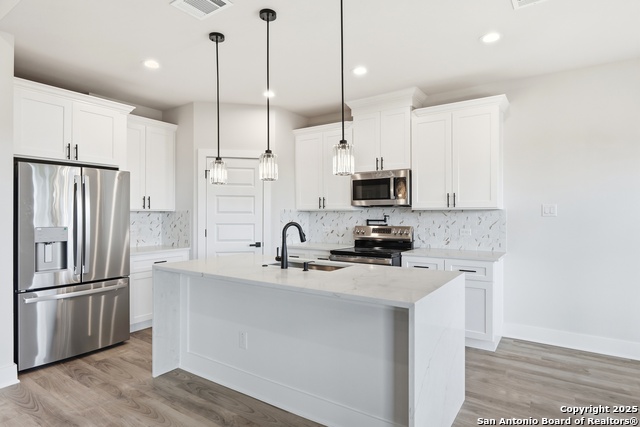 Listing photo id 0 for 1266 Highpoint Ln